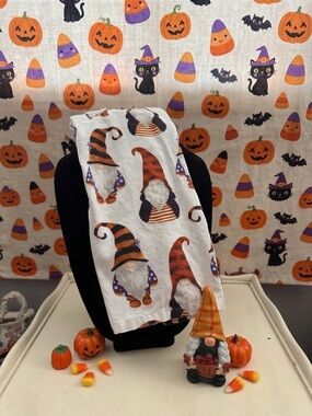 Halloween Handtowel and Gnome Bundle Halloween 🎃  👻